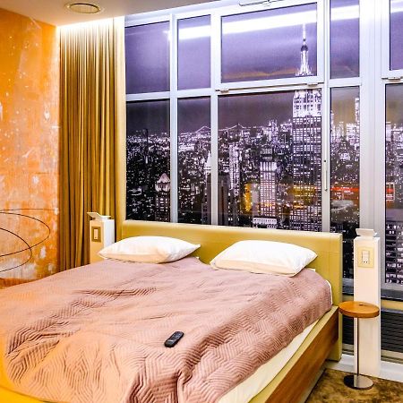Pietryna Apartments Luxury - Sauna , Jacuzzi , Bezposrednio Przy Ul Piotrkowskiej Łódź Exterior foto
