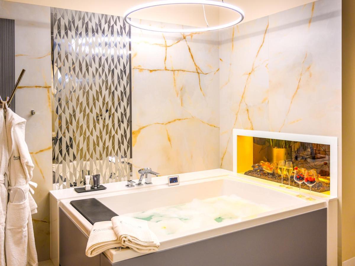 Pietryna Apartments Luxury - Sauna , Jacuzzi , Bezposrednio Przy Ul Piotrkowskiej Łódź Exterior foto
